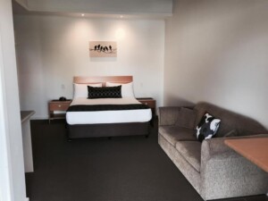 Burkes Hotel Motel-2