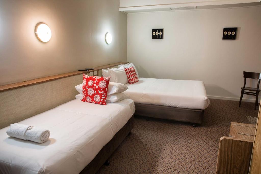 Burkes Hotel Motel-5
